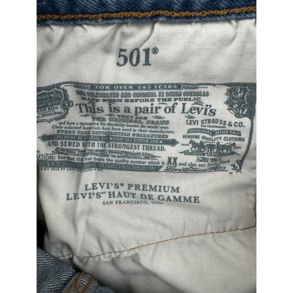 Levi's 501 Cutoff Mid-Rise Button Fly Raw Hem Denim Shorts Distressed size W26 - Picture 4 of 12